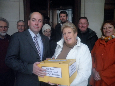 Cllr Davenport hands petition to CBC Chief Executive